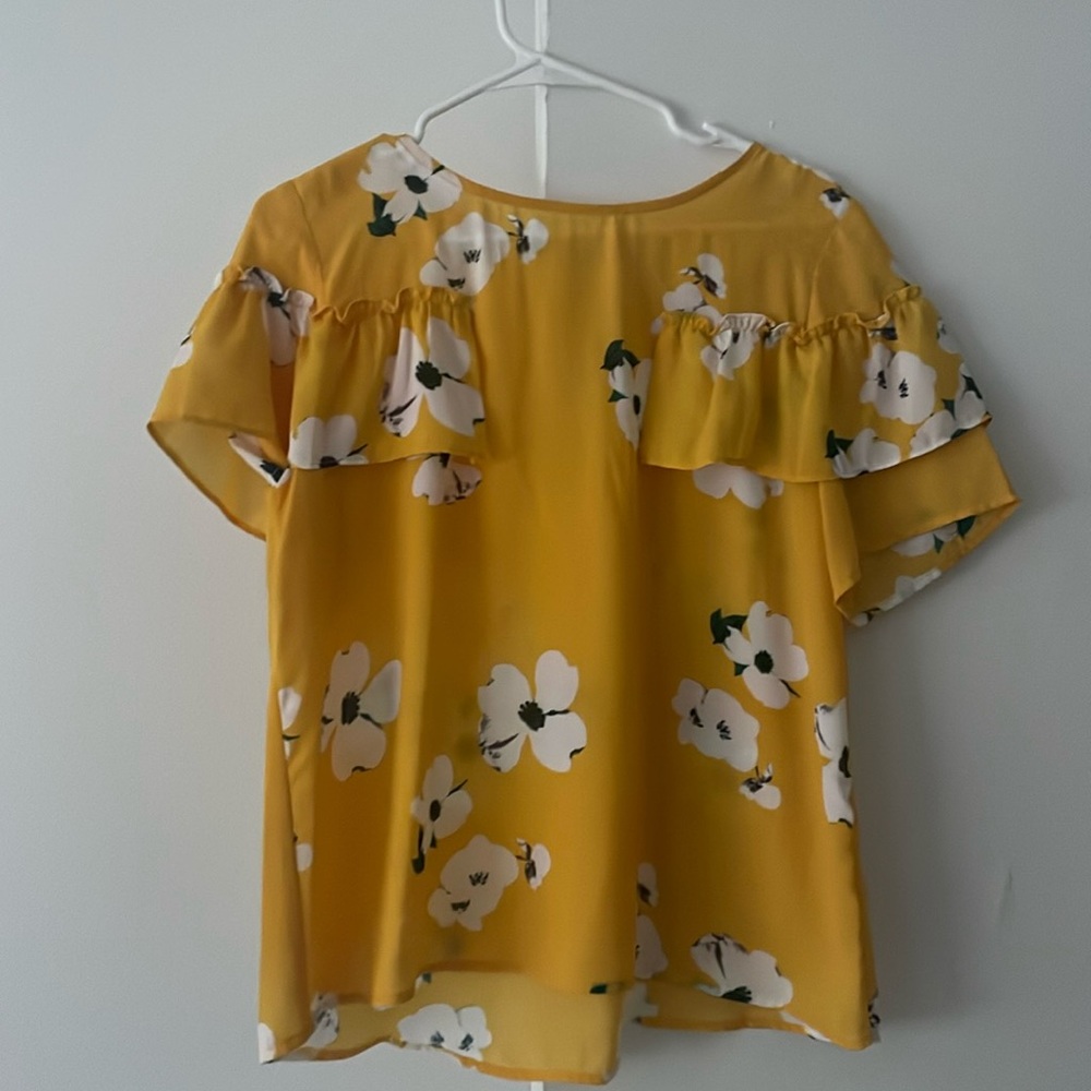 Floral ruffle blouse